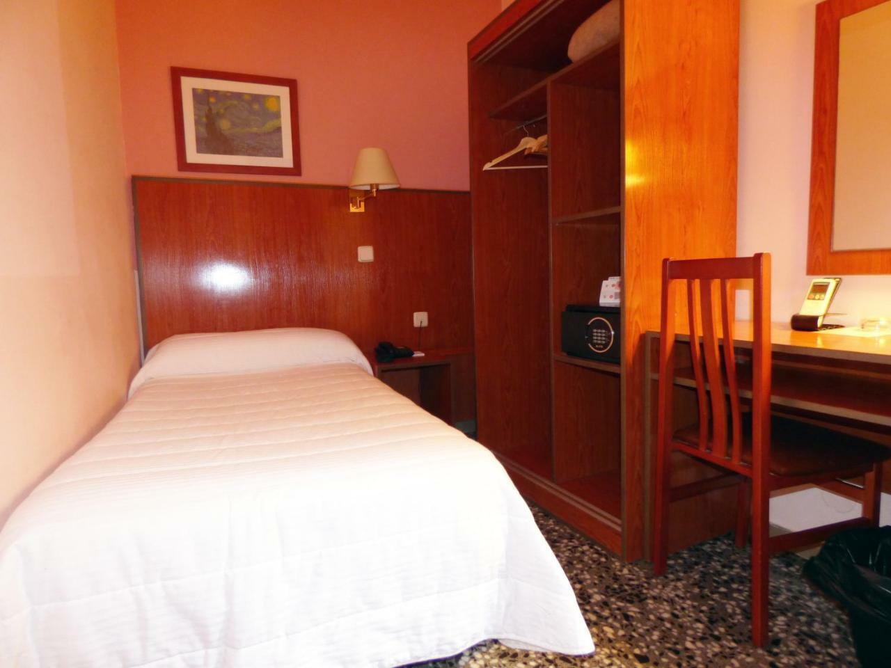 Budget Single Room,1742665507:JPEG