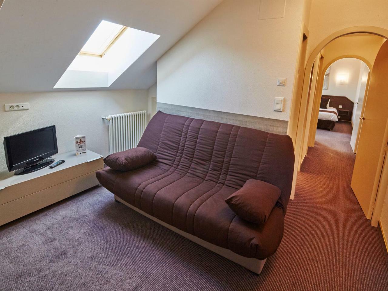 One Double Bed One Single Sofa Bed Superior Room,1187788858:JPEG