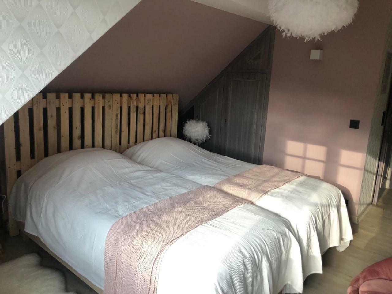 Small Twin Room,781060632:JPEG