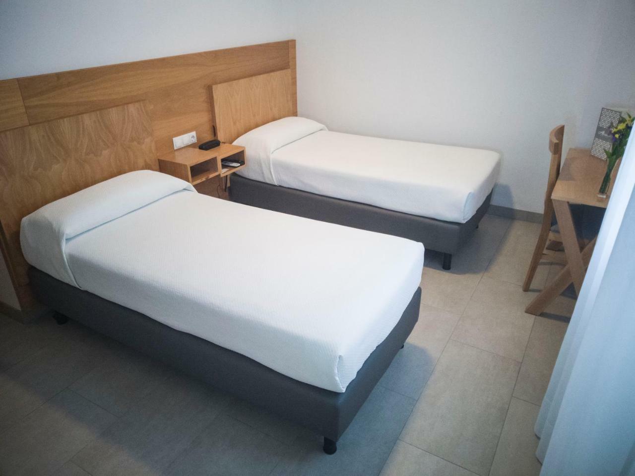 Twin Room,781079958:JPEG