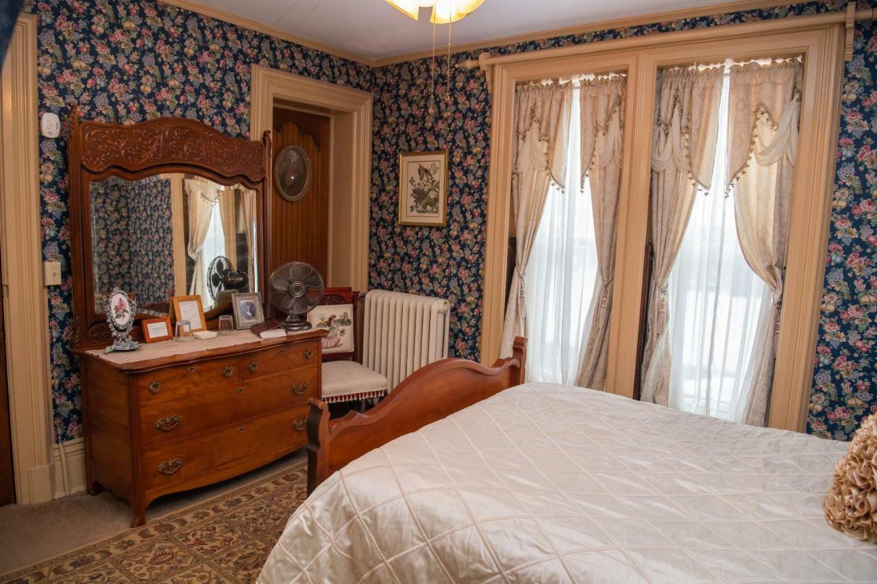 Double Room Private Bathroom