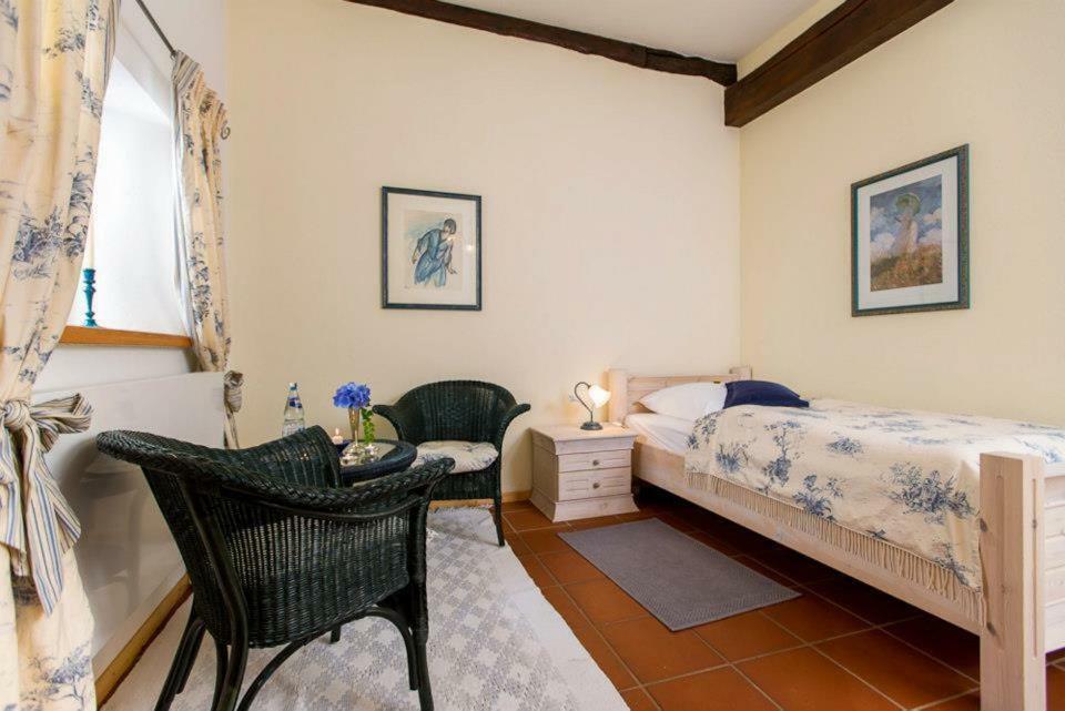 Single Room,781927710:JPEG