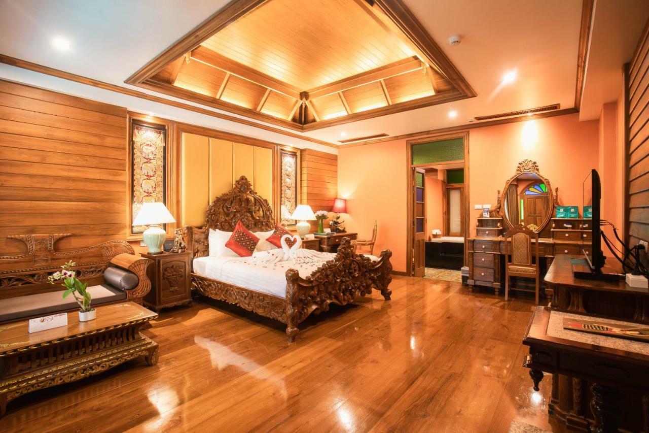 Executive Suite Pool Access