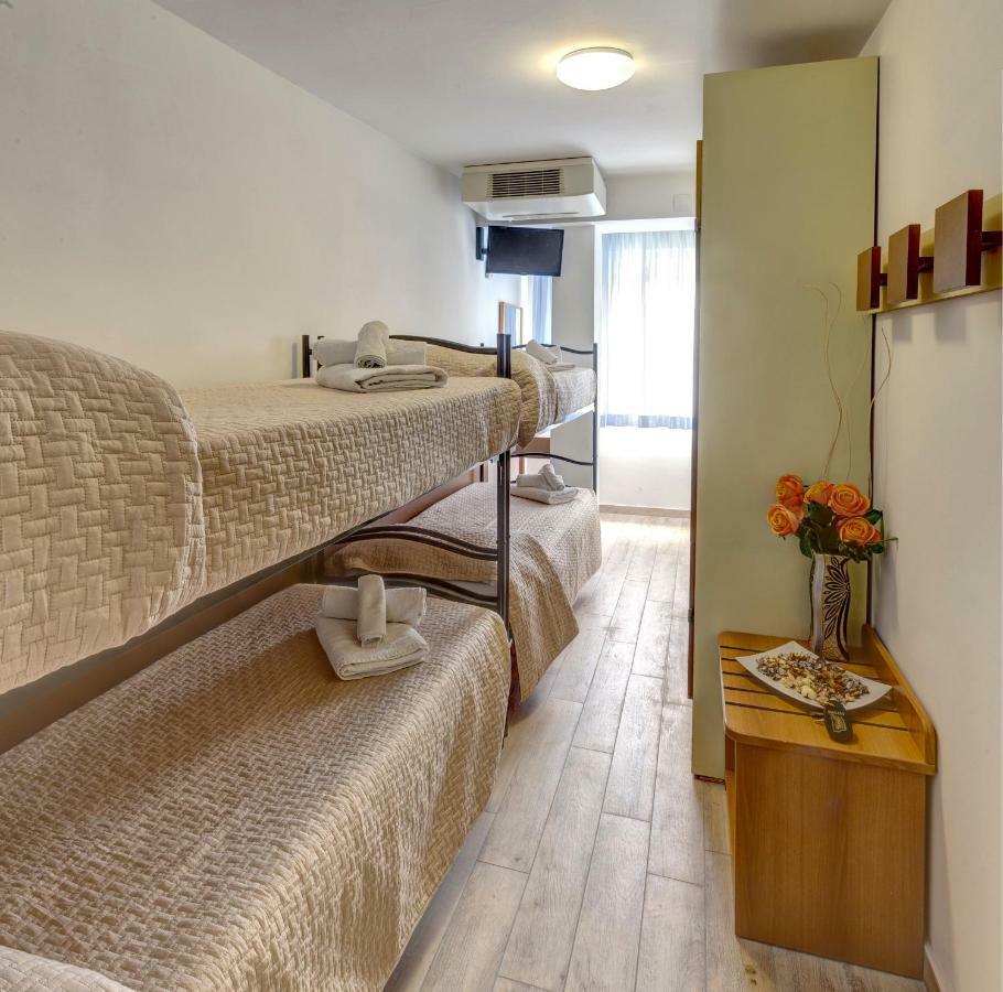 Economy Quadruple Room Bunk Beds