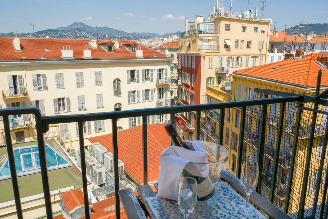Apartamento Dúplex com Varanda