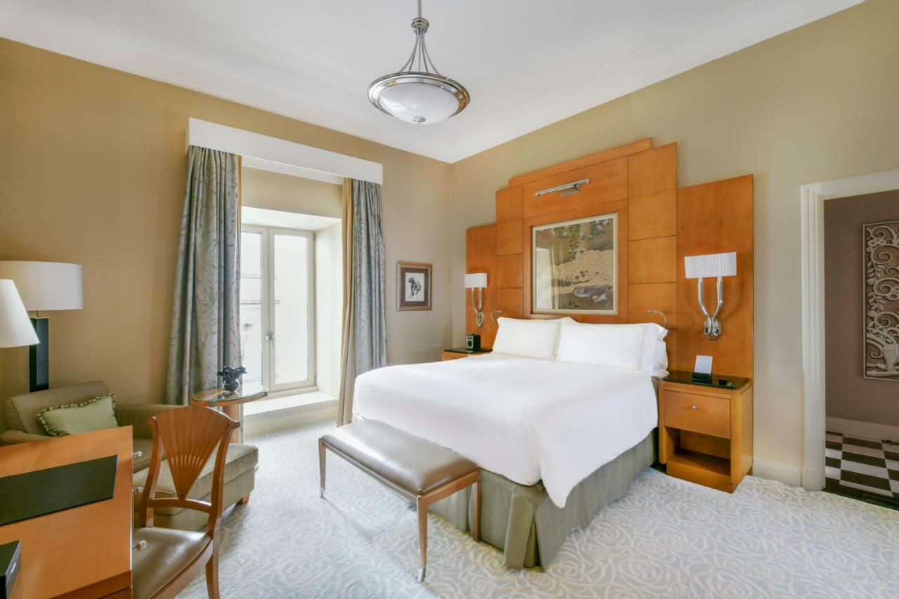 Deluxe Room 2 Twin Beds