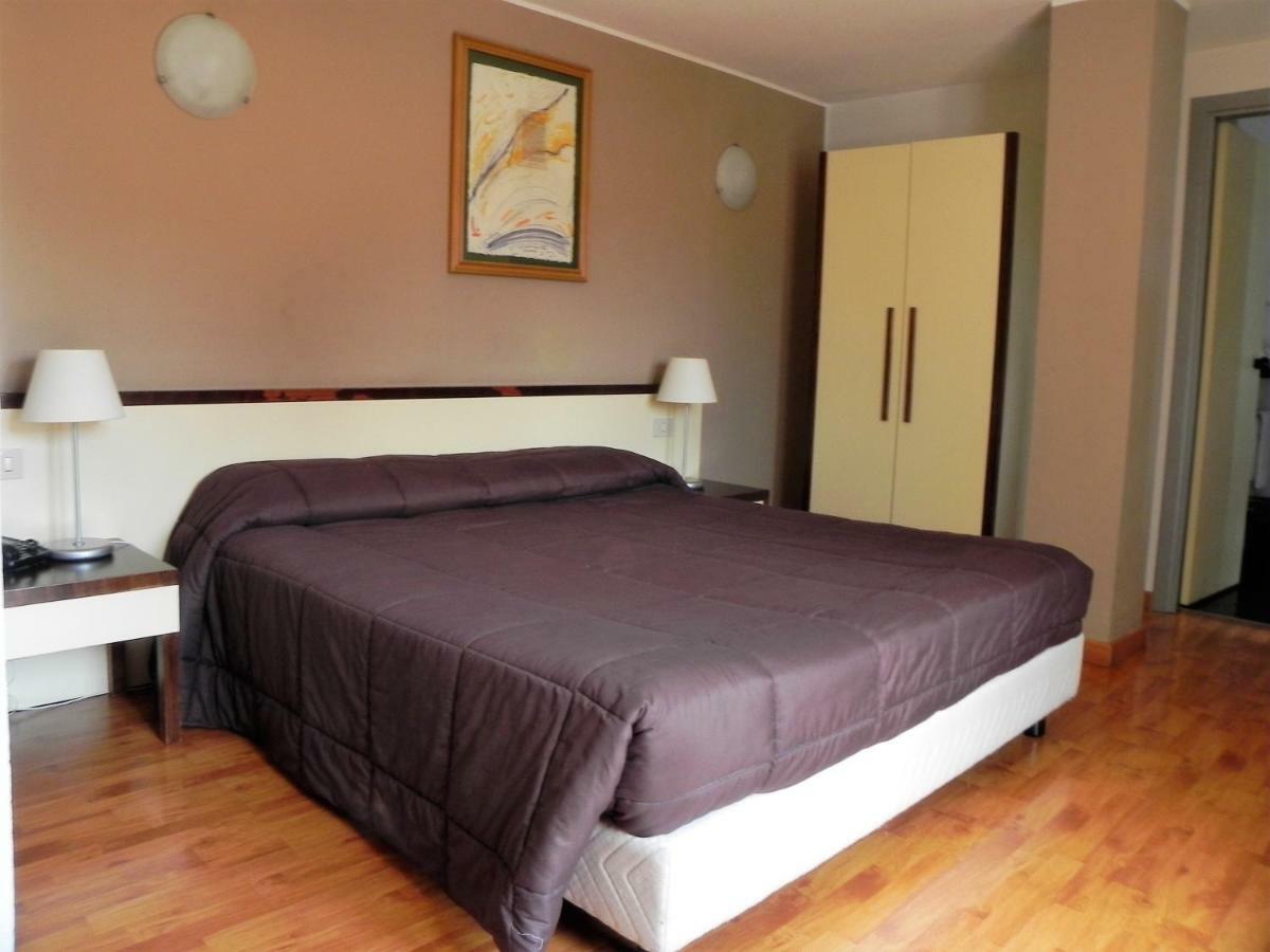 Standard Triple Room,784420536:JPEG