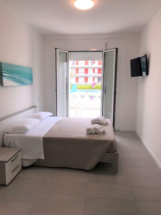 Studio Apartment,784160817:JPEG