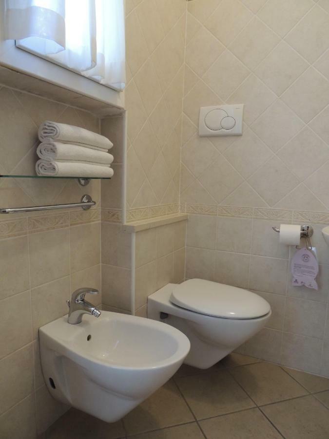 Double or Twin Room,784259112:JPEG