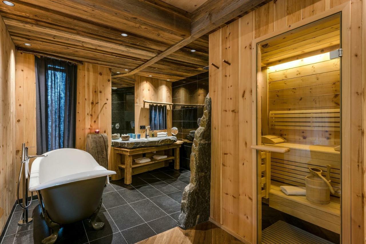 Double Room Balcony Bath Sauna
