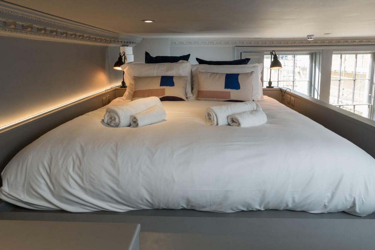 Deluxe Mezzanine Apartment