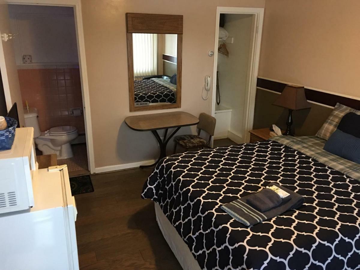 Queen Room