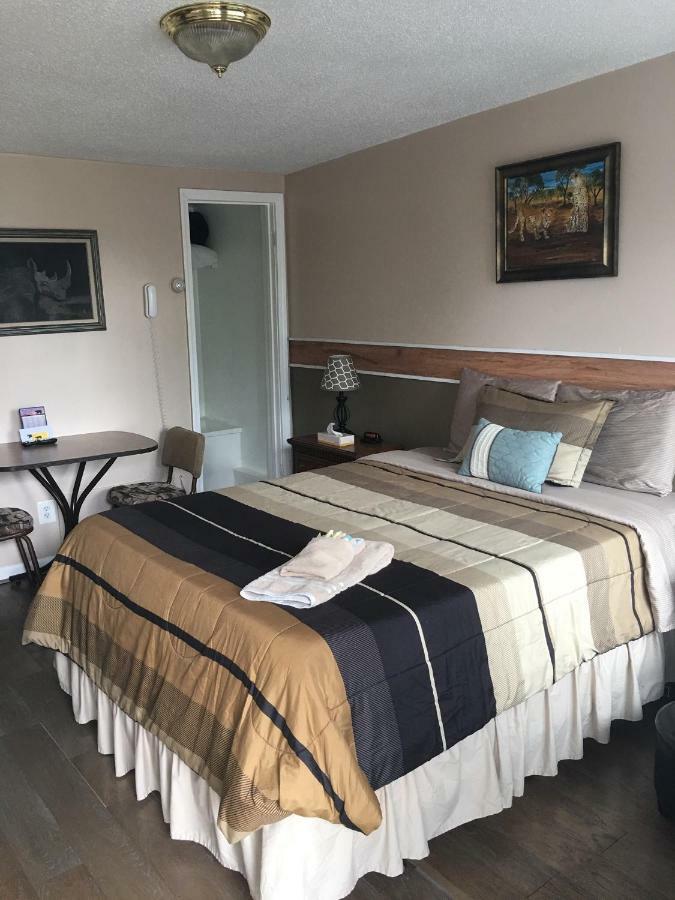 Queen Room