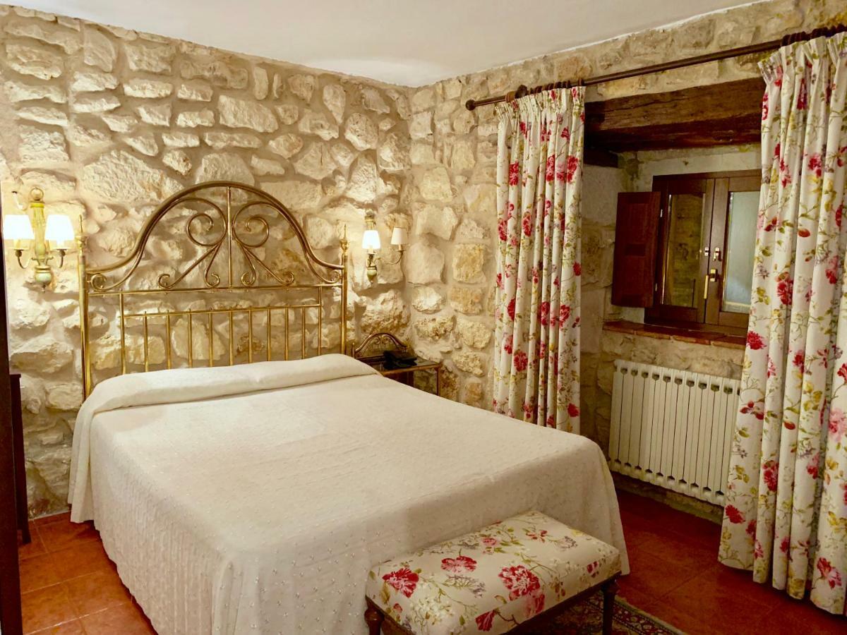 Standard Double or Twin Room,785789997:JPEG