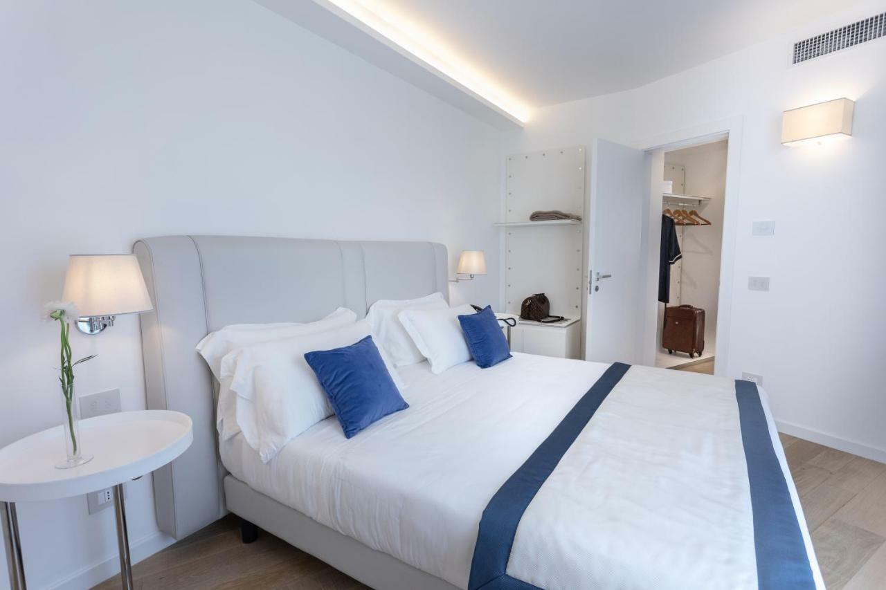 One-Bedroom Apartment,786035511:JPEG