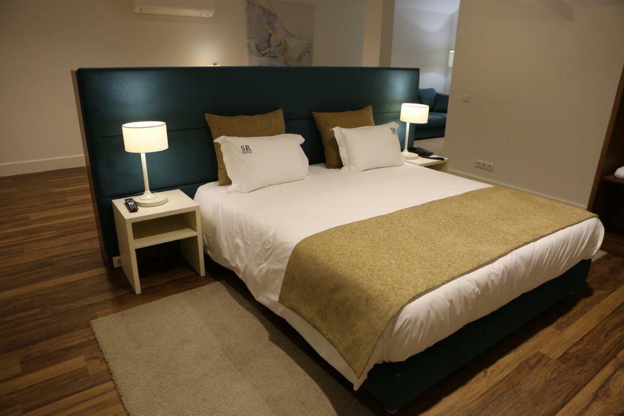 Deluxe King Suite,787049658:JPEG