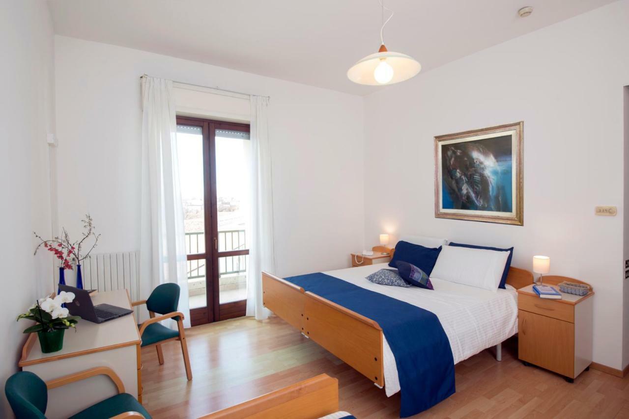 Triple Room,788658054:JPEG