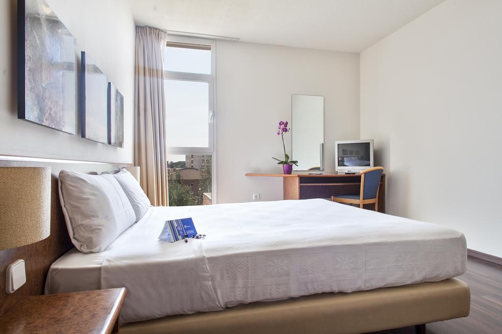 Double Room,561854403:JPEG