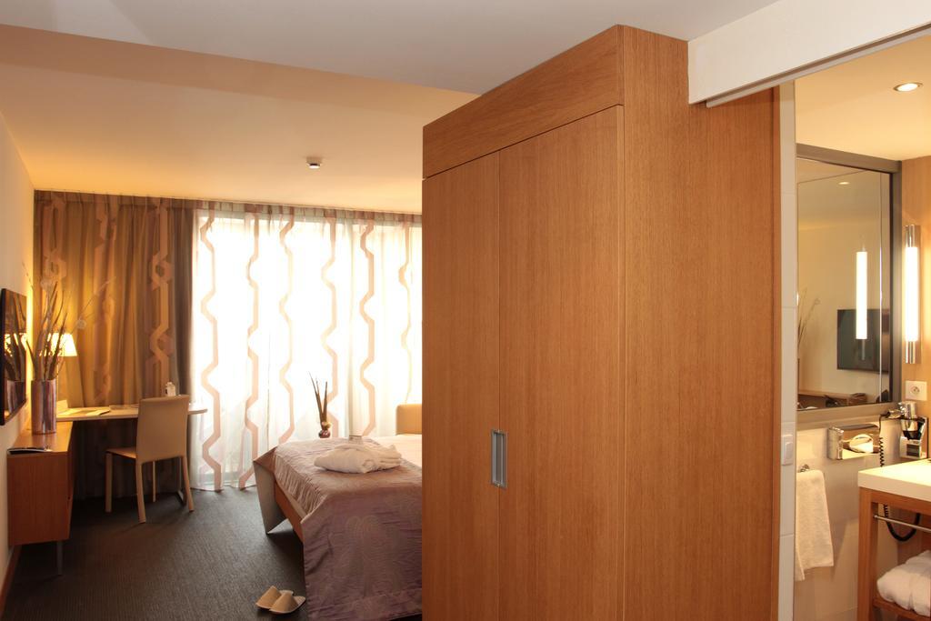 Junior Queen Suite Sea View