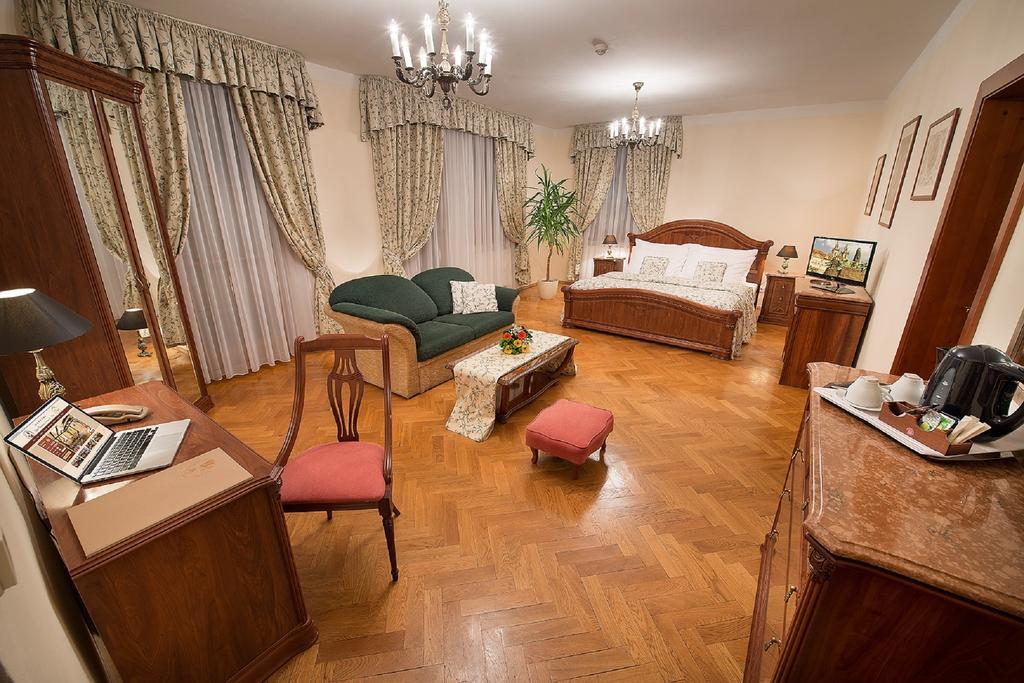 Deluxe Double or Twin Room,134229222:JPEG