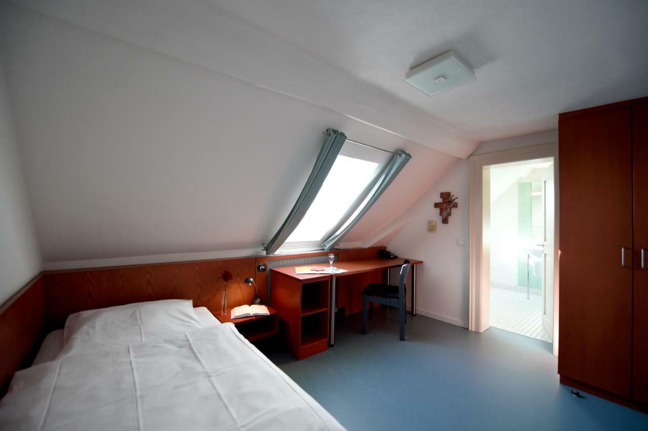 Single Room Shower