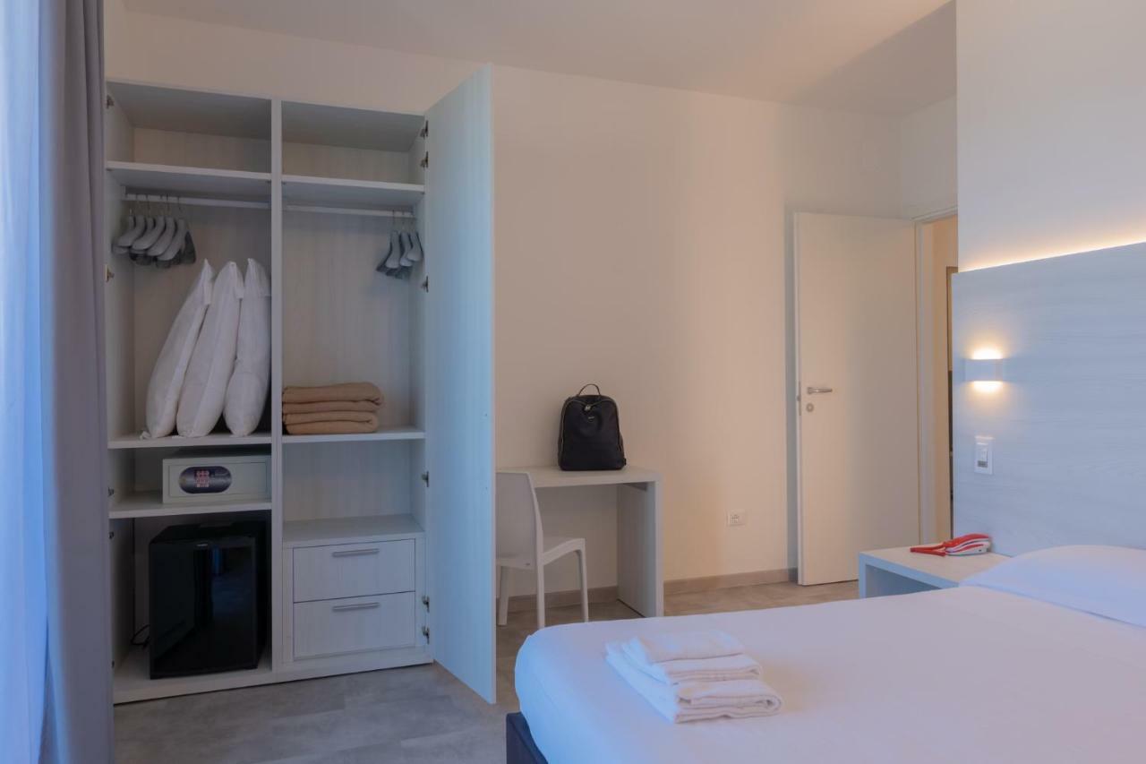 Two-Bedroom Suite Balcony Sea View Annex