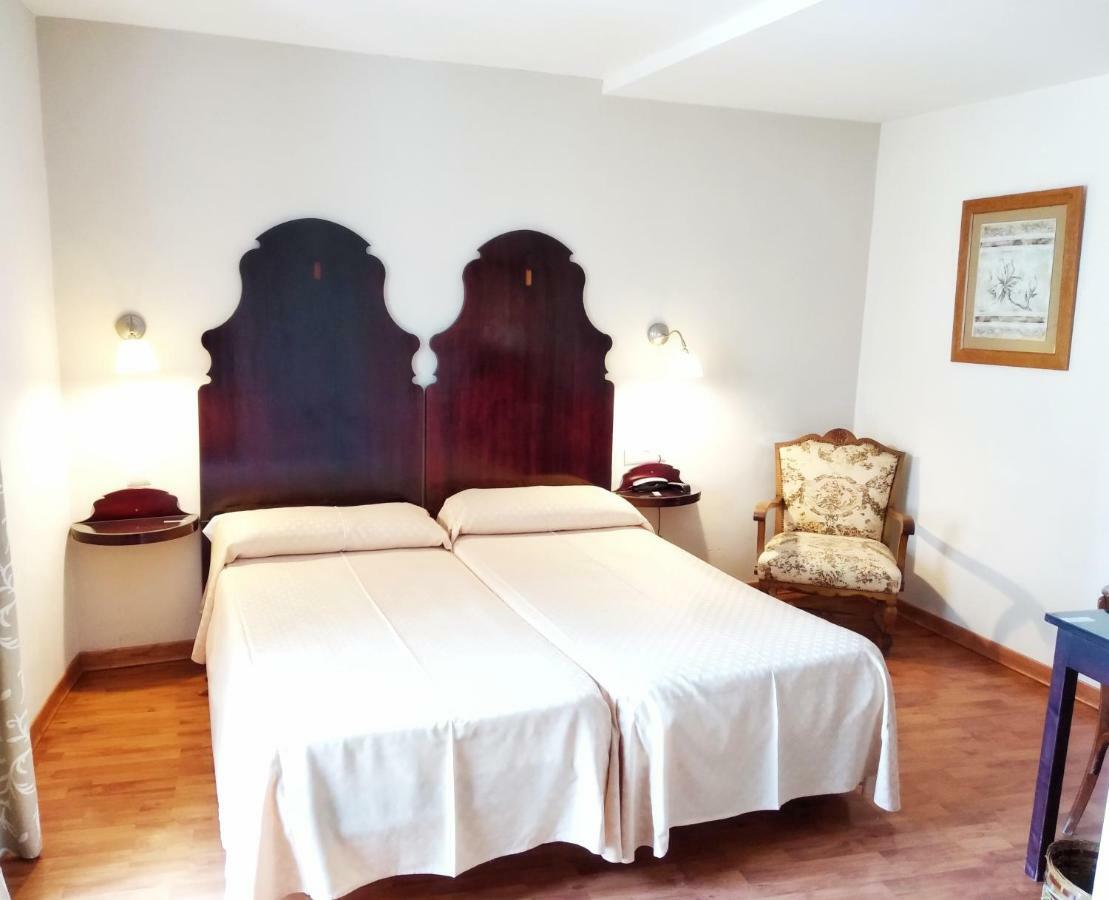 Double or Twin Room,1147318018:JPEG