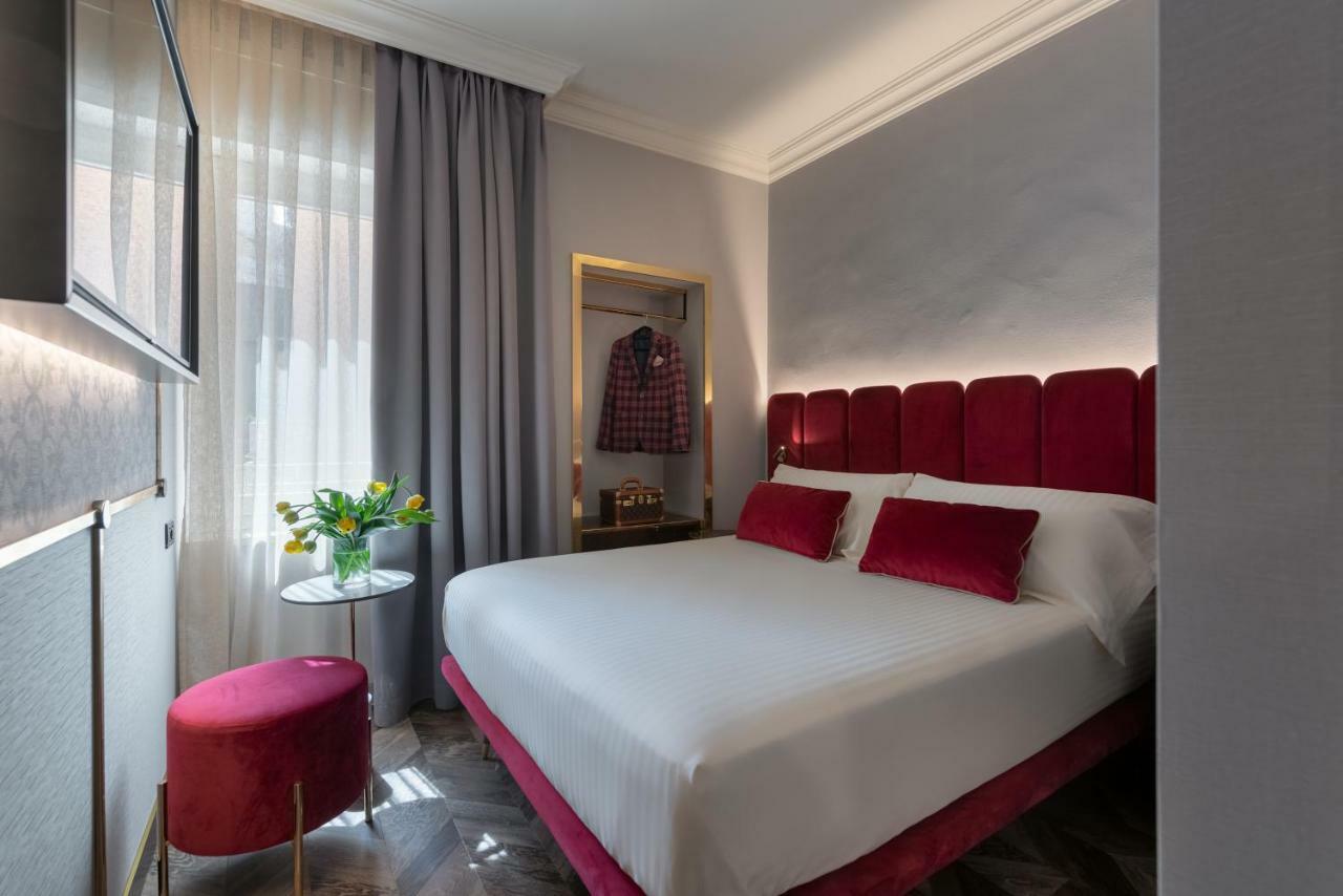 Small Double Room French Bed,790359204:JPEG