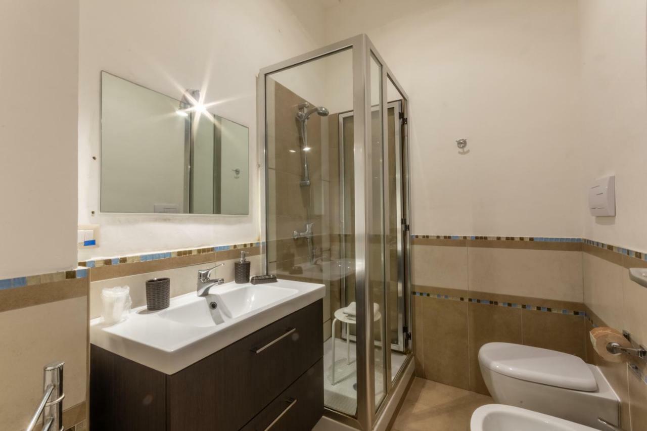 Single Room Private Bathroom,790462767:JPEG