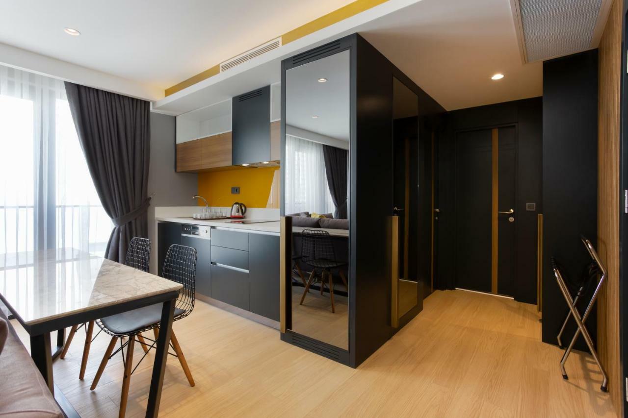Executive Suite,790488267:JPEG