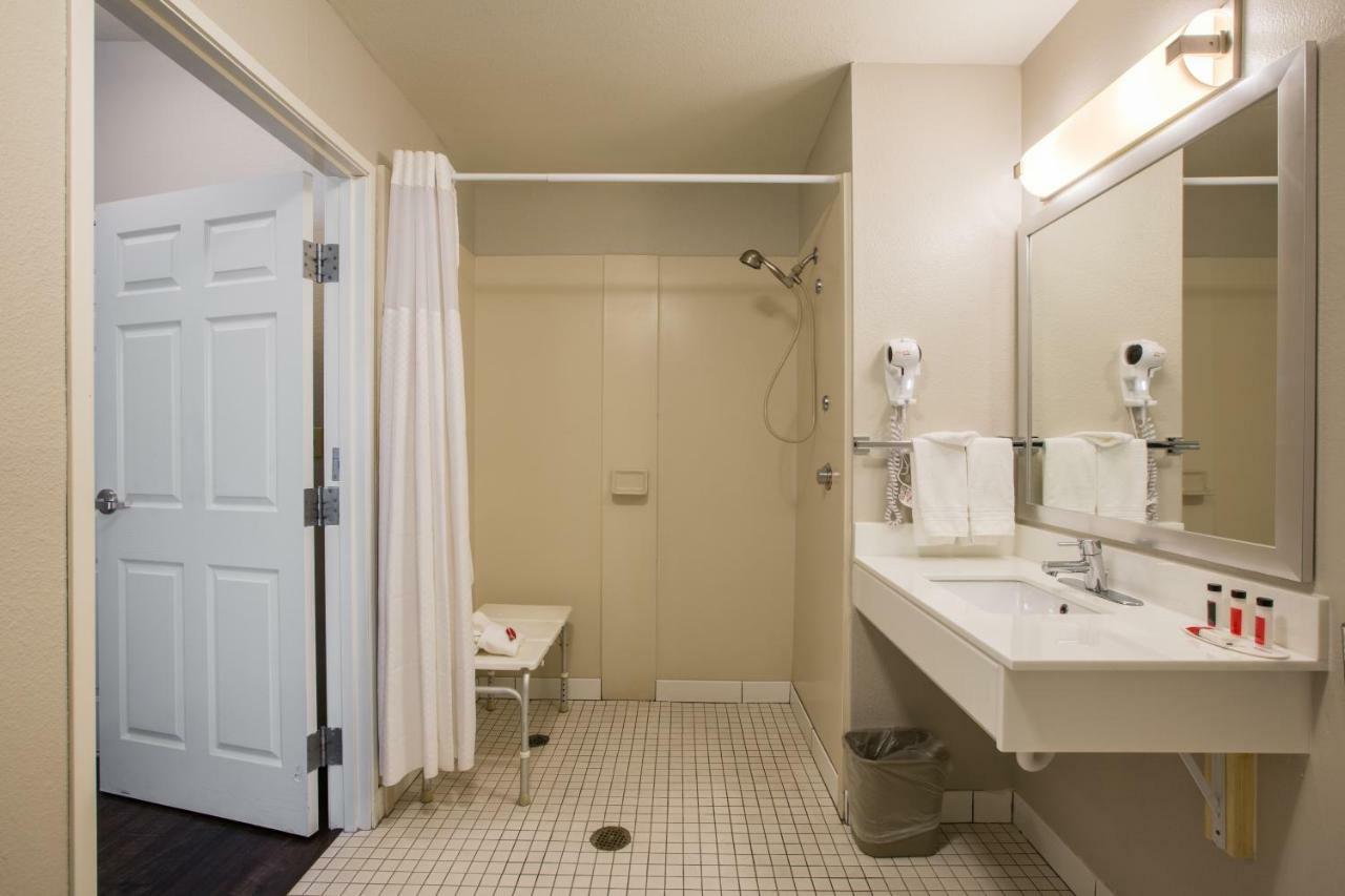 King Room - Mobility Access/Non-Smoking