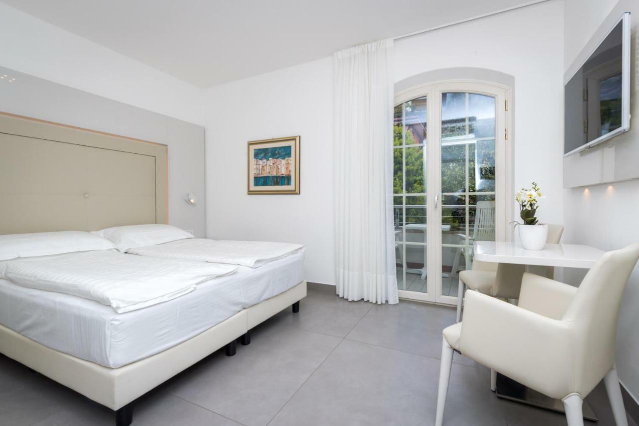 Double or Twin Room Mountain View