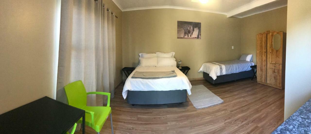 Economy Class Twin Room Guest room 2 Twin or Single Beds