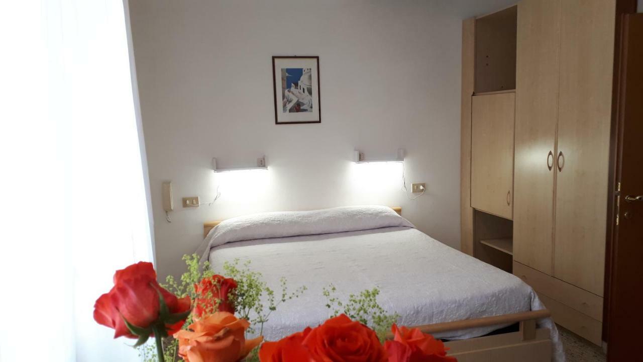 Triple Room,790990410:JPEG