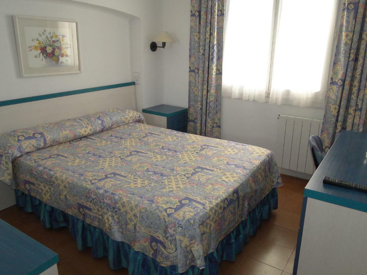 Small Double Room,983750026:JPEG