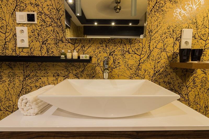 Doppelzimmer mit Whirlpool-Badewanne