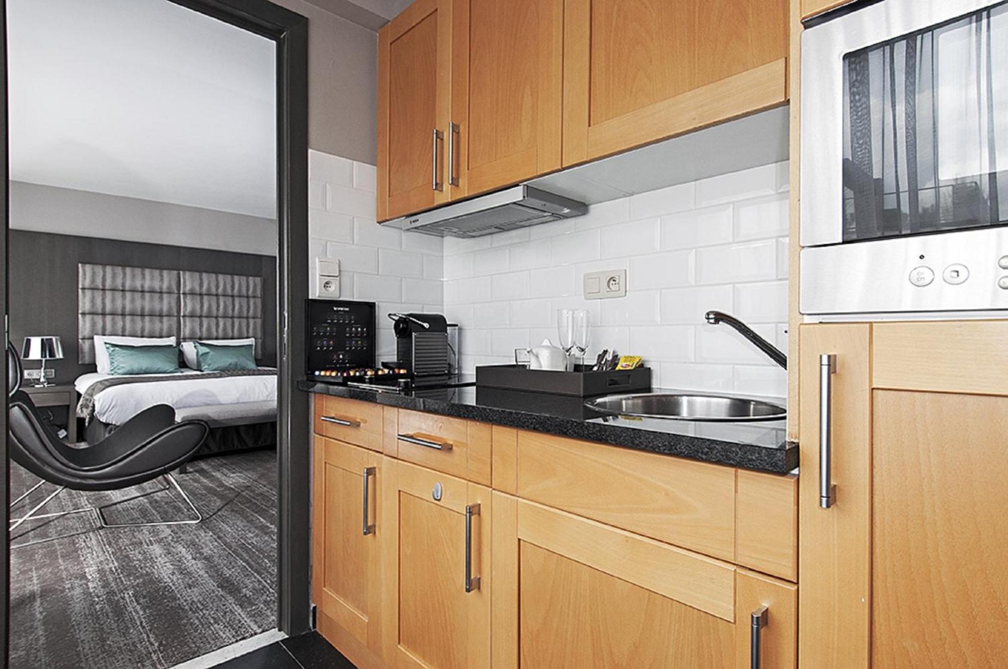 Double Deluxe Kitchenette