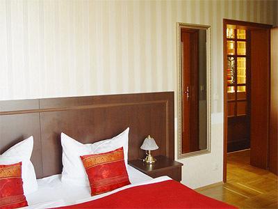 Double Room,79691265:JPEG