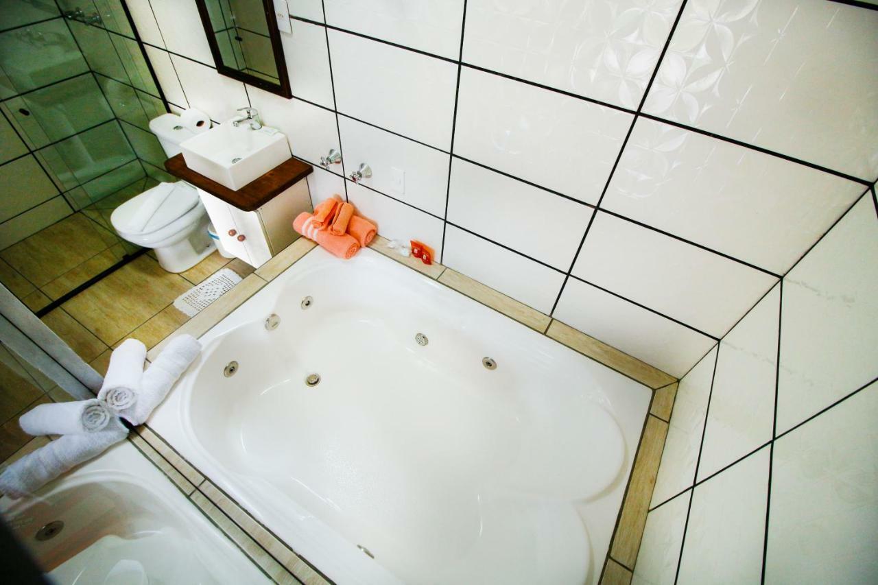 Deluxe Chalet Spa Bath