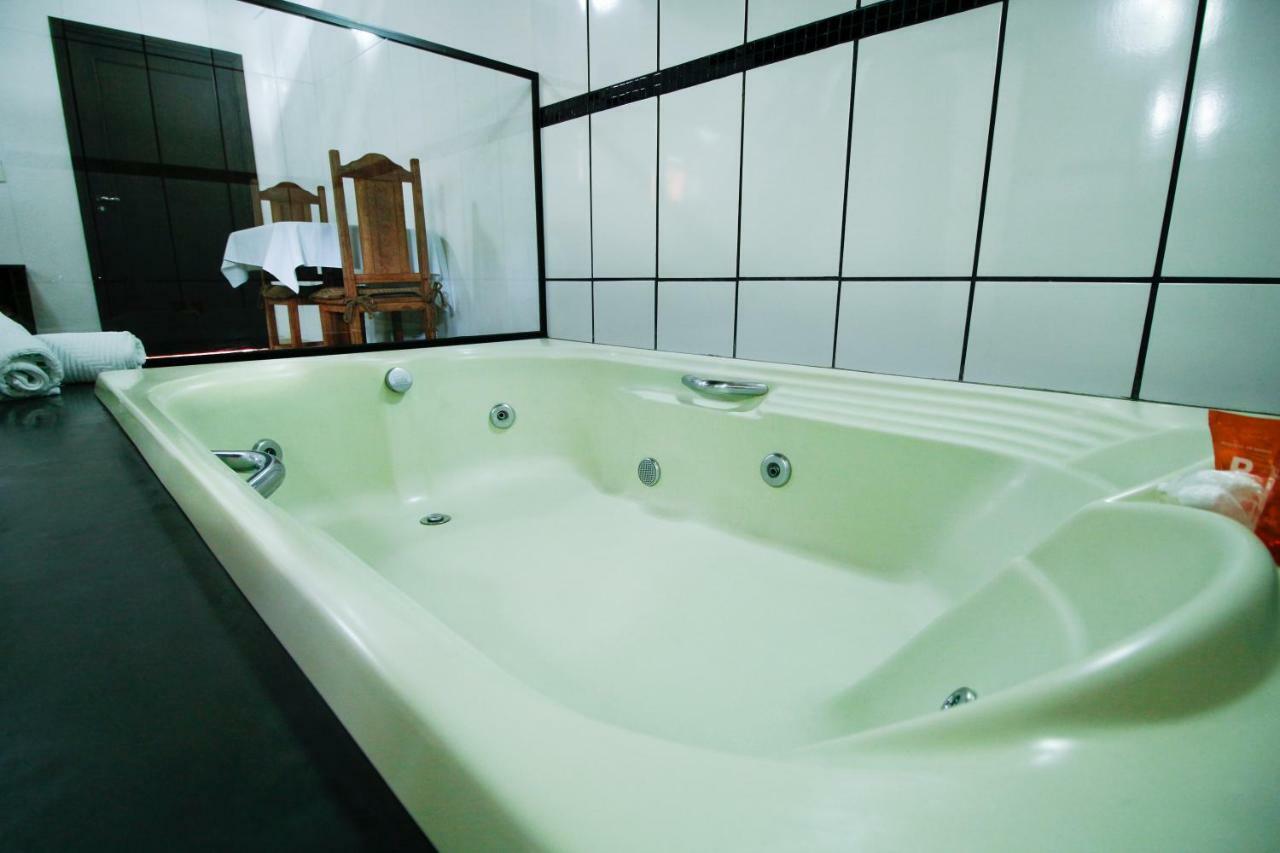 Duplex Suite Spa Bath