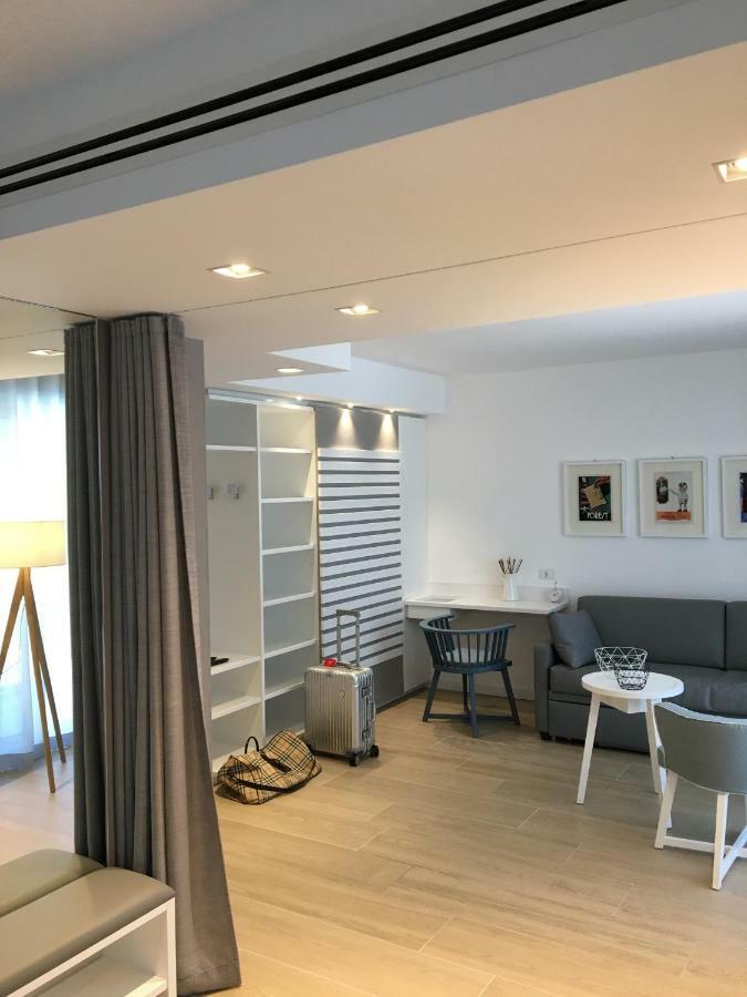 Deluxe Junior Suite,798853587:JPEG