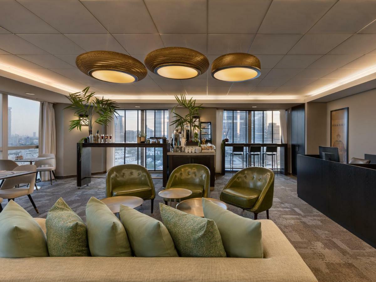 Club Double or Twin Room Lounge Access