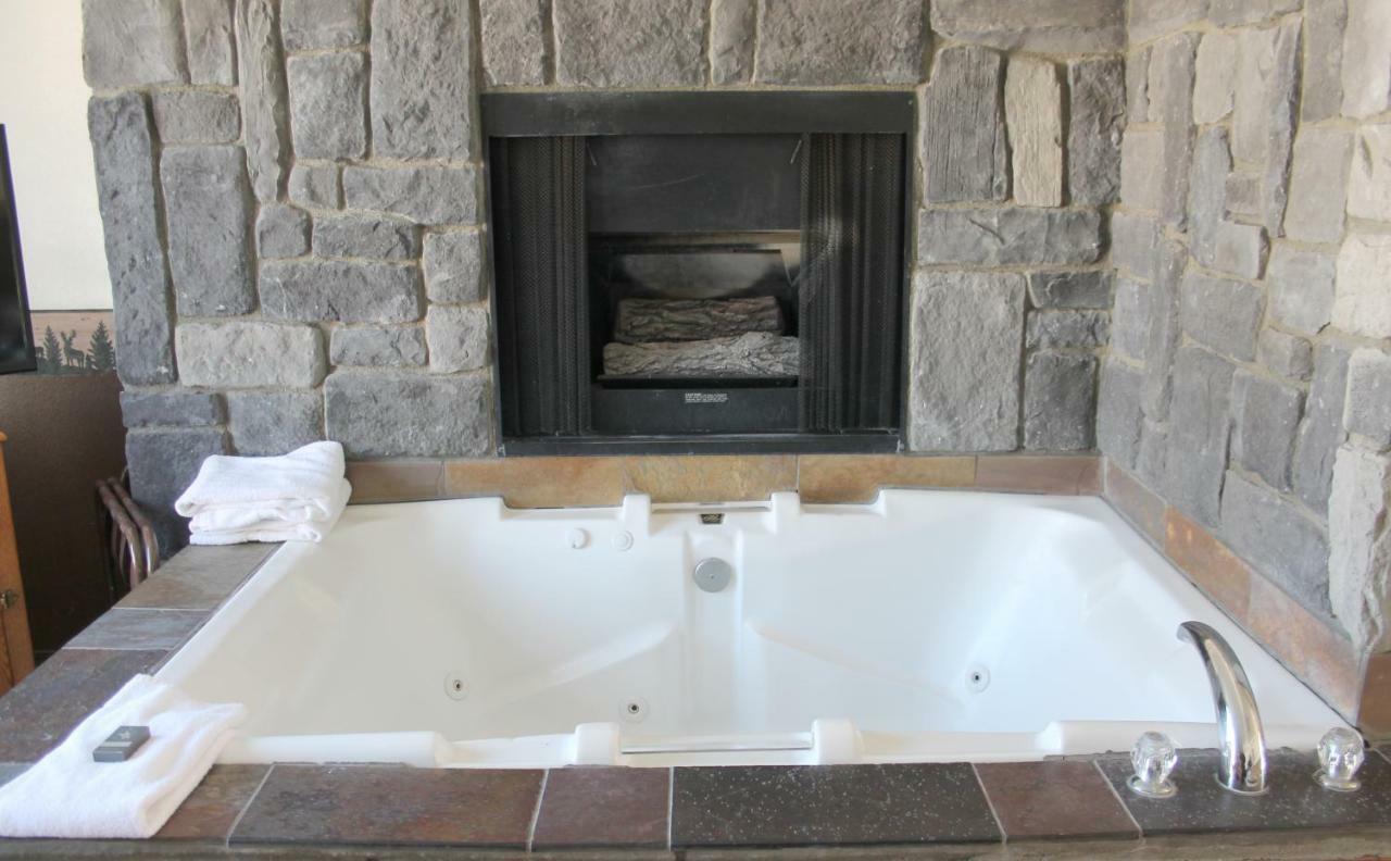 Studio Spa Bath