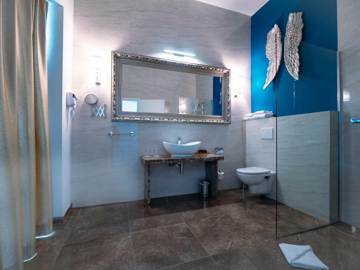 Deluxe Suite with Sea View,798942660:JPEG
