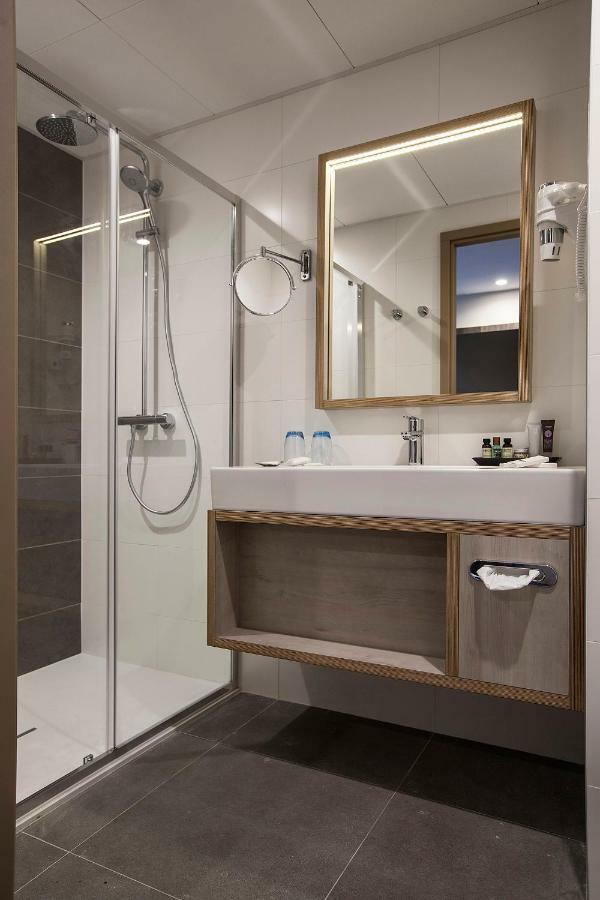 Privilege Room