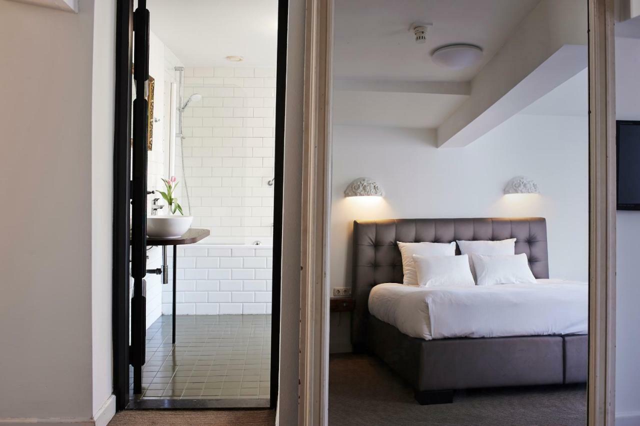 Deluxe Double Room Bath