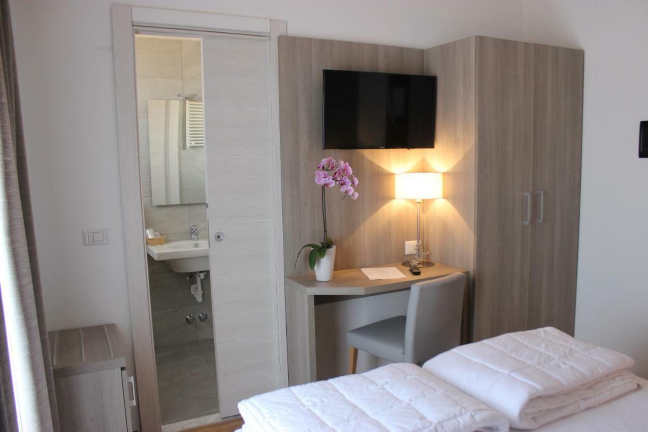 Double or Twin Room Partial Sea View
