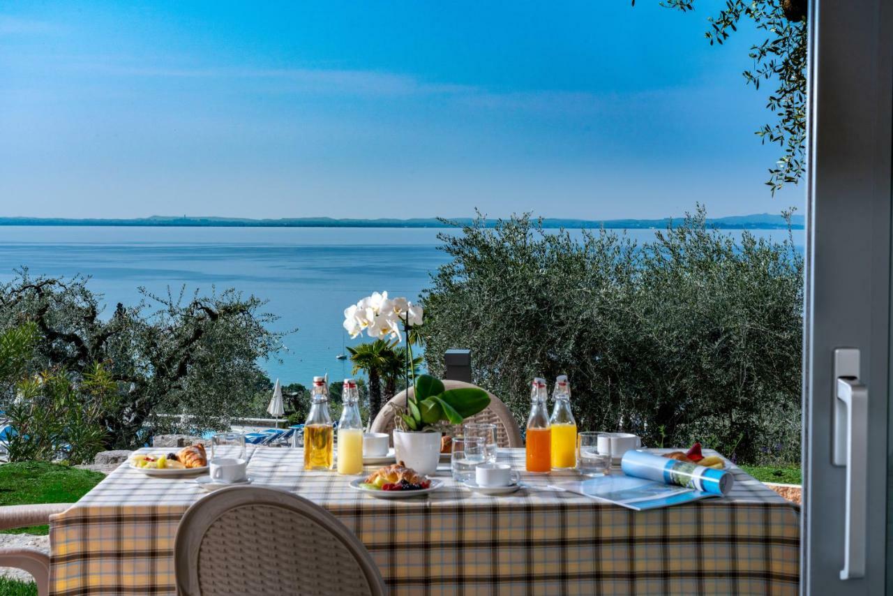 Apartment Best Balcony Terrace Lake View Split Level,799319181:JPEG