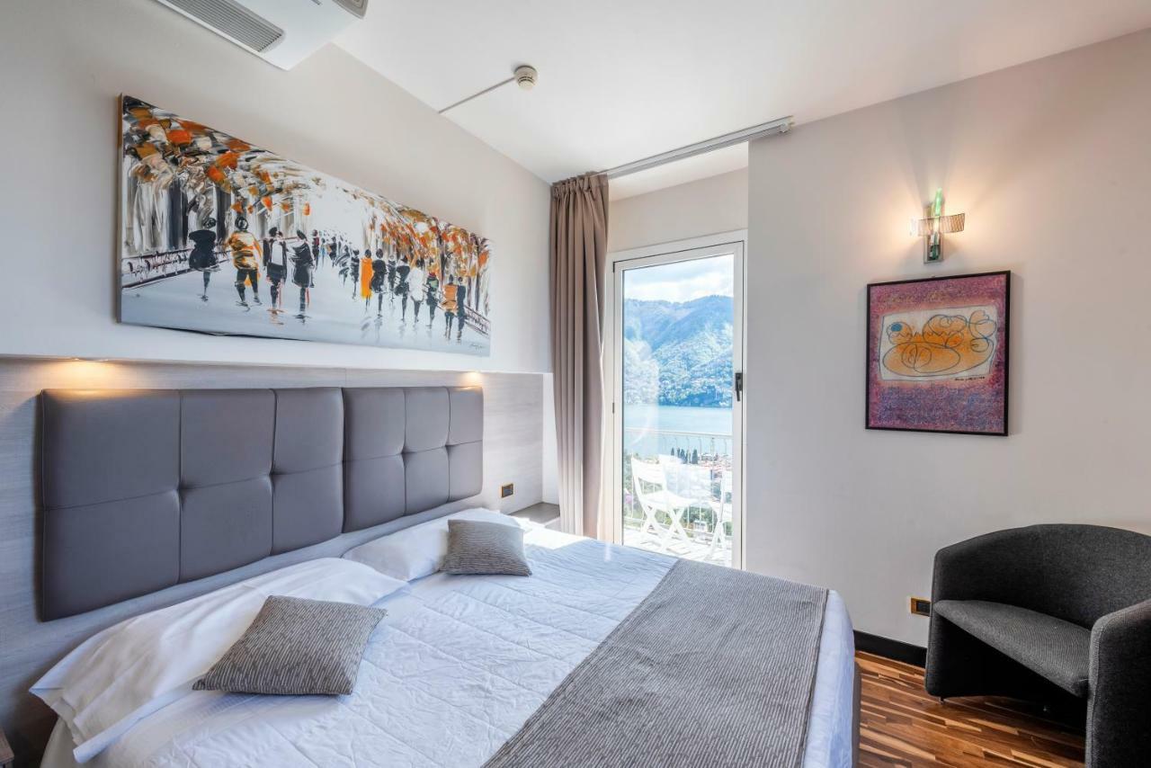 Double Room Balcony Lake View