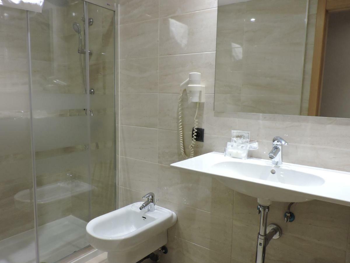 Double or Twin Room,800251209:JPEG